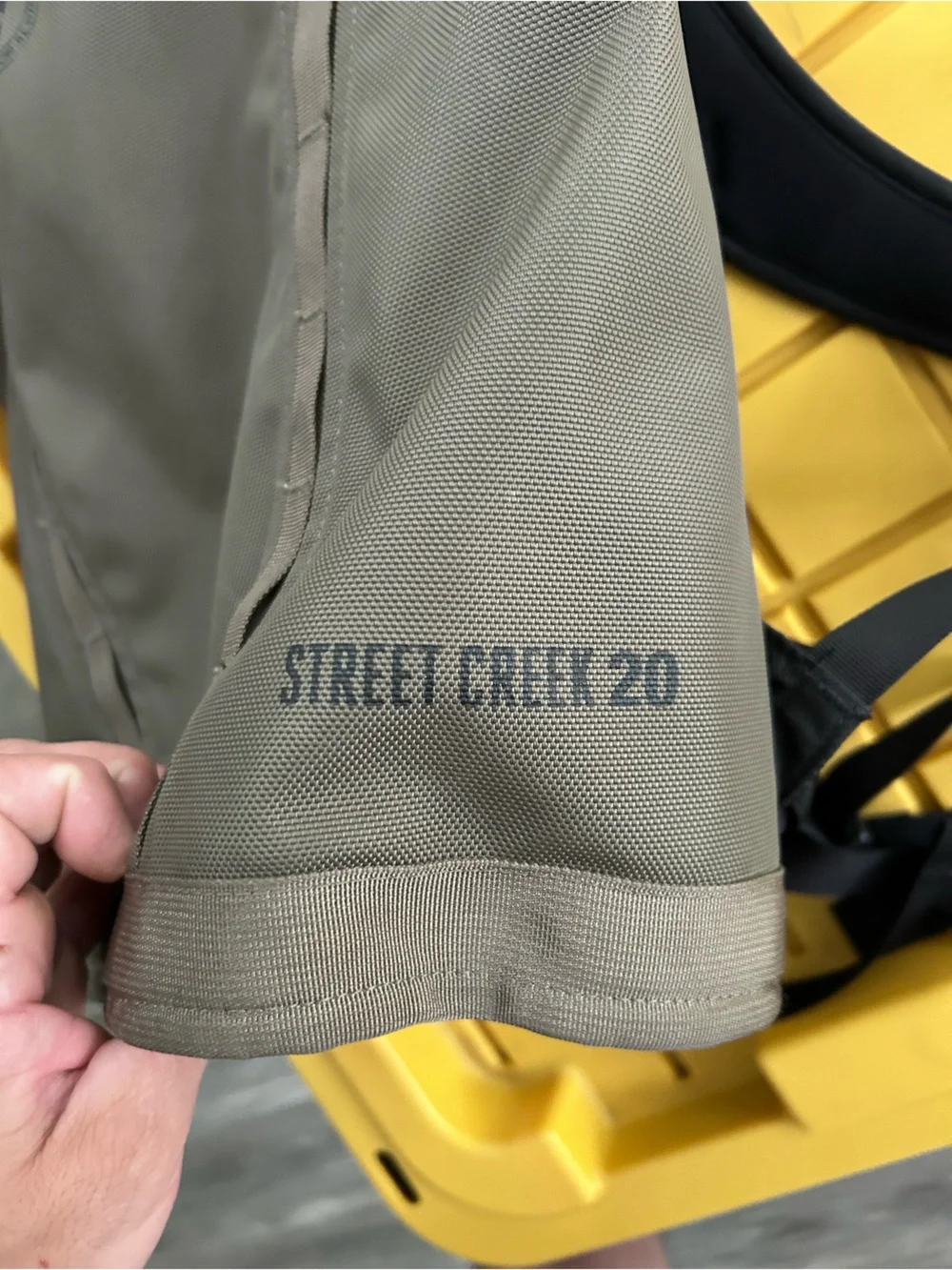 Black Diamond Street Creek 20L Backpack in Taupe